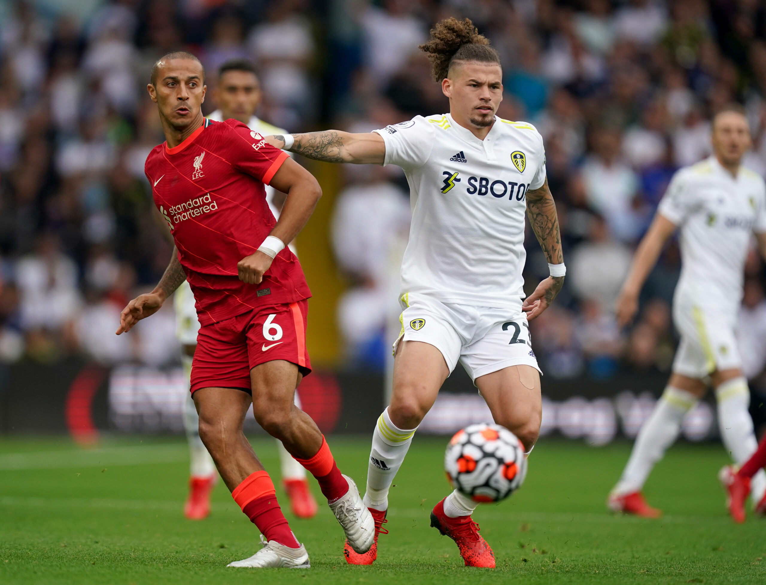 Leeds United open contract talks with midfielder Kalvin Phillips